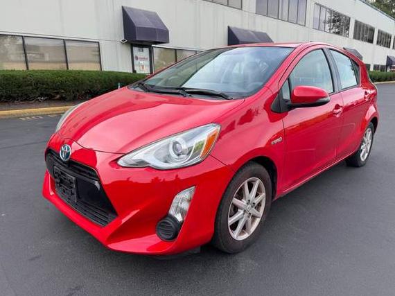 TOYOTA PRIUS C 2015 JTDKDTB33F1586301 image